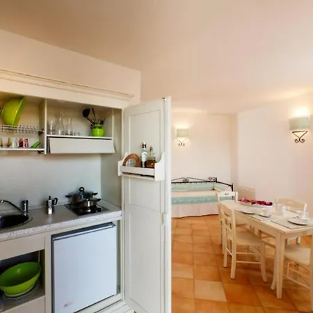 Relaxing Baia Dei Mirti Srudio M2 Sleeps 2 Apartment Vignola Mare